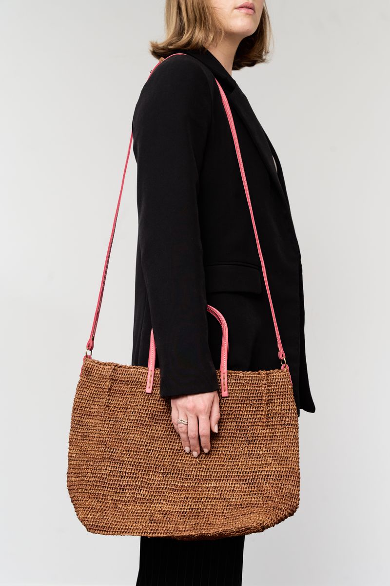 Camino Raffia Shoulder Bag